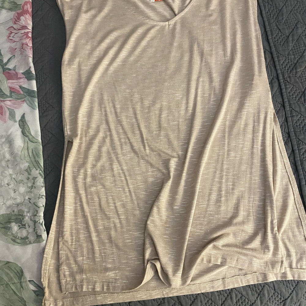 Short sleeve top